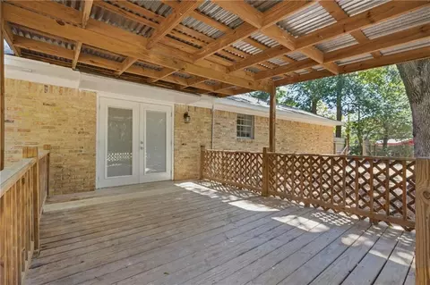 Exterior - 3250 Maudelayne Dr E, Mobile, AL 36693 photo 7 of 9