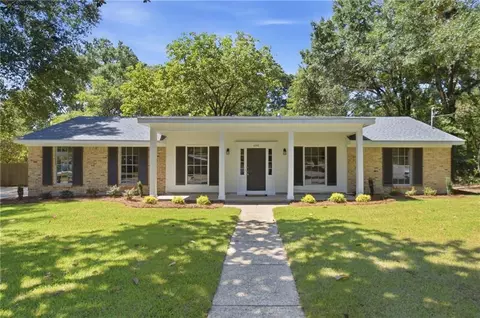 Exterior - 3250 Maudelayne Dr E, Mobile, AL 36693 photo 2 of 9