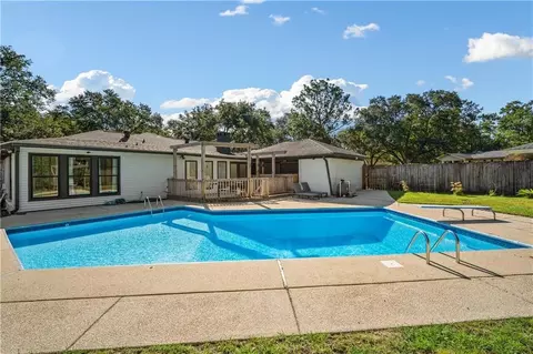 Exterior - 424 Hounds Run W, Mobile, AL 36608 photo 5 of 9