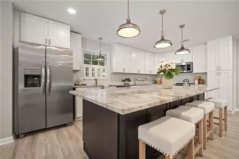 Kitchen - 424 Hounds Run W, Mobile, AL 36608 photo 4 of 4