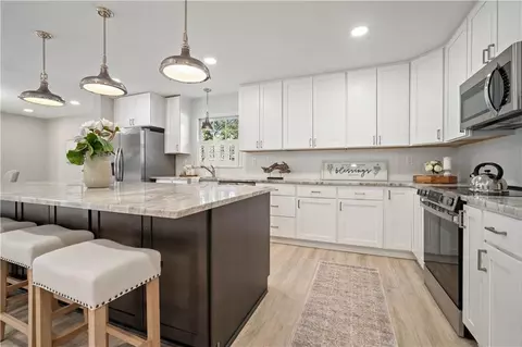 Kitchen - 424 Hounds Run W, Mobile, AL 36608 photo 1 of 4