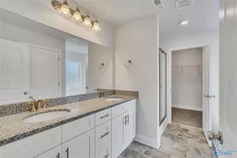 Bath - 4319 E Alden Cir, Mobile, AL 36695 photo 1 of 1