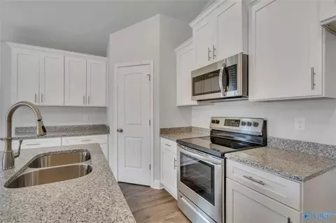 Kitchen - 4319 E Alden Cir, Mobile, AL 36695 photo 2 of 3