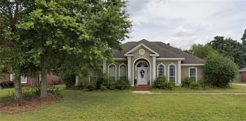 1252 Dominion Dr W, Mobile, AL 36695
