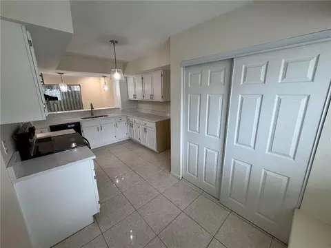 Kitchen - 6701 Dickens Ferry Rd #80, Mobile, AL 36608 photo 5 of 7