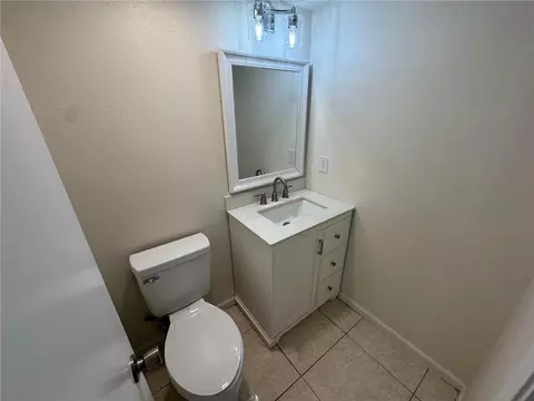 Bath - 6701 Dickens Ferry Rd #80, Mobile, AL 36608 photo 1 of 4
