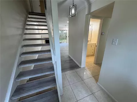 Entry Way - 6701 Dickens Ferry Rd #80, Mobile, AL 36608 photo 2 of 2
