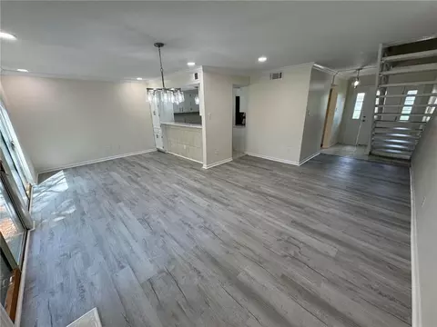 Living - 6701 Dickens Ferry Rd #80, Mobile, AL 36608 photo 1 of 4