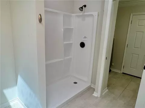 Bath - 4599 Clarendon Dr, Mobile, AL 36619 photo 4 of 6