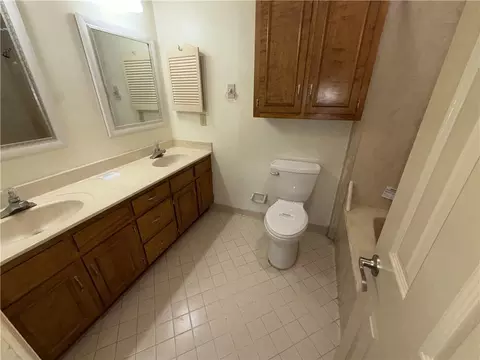 Bath - 3412 Peyton Ct, Mobile, AL 36695 photo 2 of 3