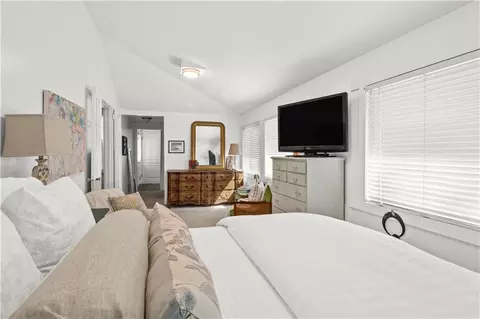 Bedroom - 4704 Oxford Dr, Mobile, AL 36618 photo 5 of 5