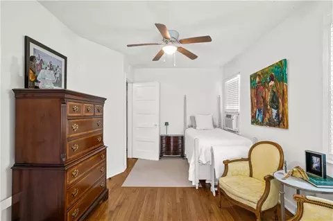 Bedroom - 4704 Oxford Dr, Mobile, AL 36618 photo 2 of 5