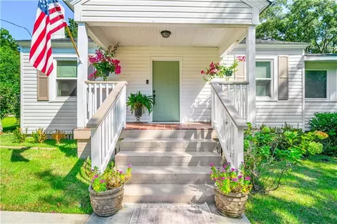 Exterior - 4704 Oxford Dr, Mobile, AL 36618 photo 2 of 7