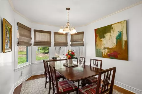 Dining - 4704 Oxford Dr, Mobile, AL 36618 photo 2 of 3