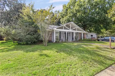 Exterior - 2270 Christopher Dr E, Mobile, AL 36609 photo 2 of 6