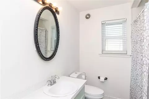 Bath - 3412 Emelye Dr, Mobile, AL 36693 photo 1 of 3