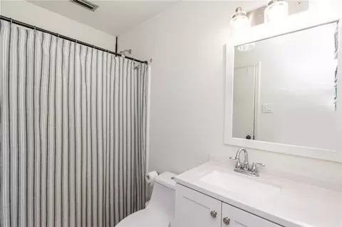 Bath - 3412 Emelye Dr, Mobile, AL 36693 photo 2 of 3