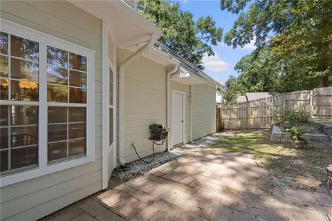 Exterior - 1313 Carson Rd E, Mobile, AL 36695 photo 4 of 10