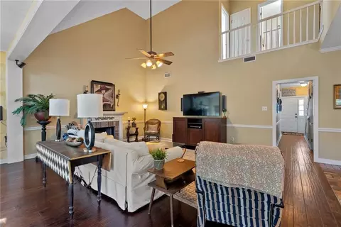 Entry Way - 1313 Carson Rd E, Mobile, AL 36695 photo 2 of 4