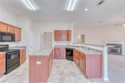 Kitchen - 8825 Spring Grv N, Mobile, AL 36695 photo 2 of 4