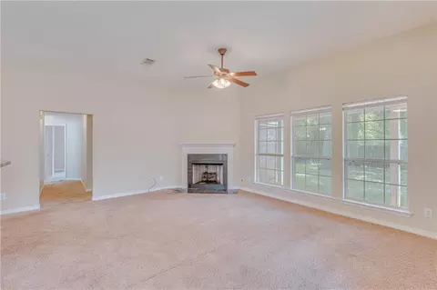 Living - 8825 Spring Grv N, Mobile, AL 36695 photo 2 of 4