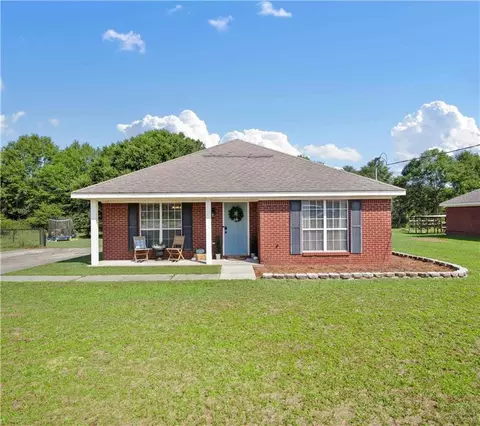 8070 Meadowood Dr, Citronelle, AL 36522