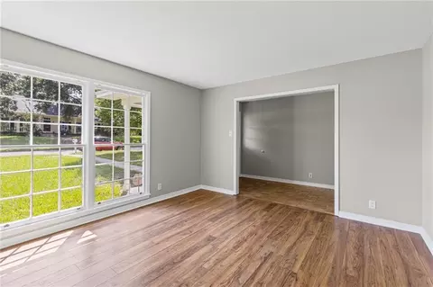 Living - 6404 Willow Brook Run E, Mobile, AL 36608 photo 3 of 4