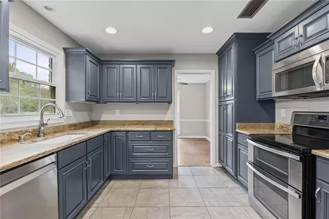 Kitchen - 6404 Willow Brook Run E, Mobile, AL 36608 photo 2 of 3