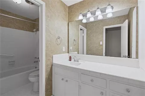 Bath - 6404 Willow Brook Run E, Mobile, AL 36608 photo 1 of 2
