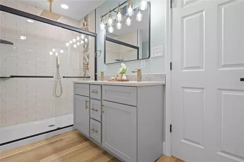 Bath - 4312 Michael Blvd, Mobile, AL 36609 photo 1 of 9
