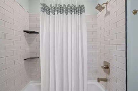 Bath - 4312 Michael Blvd, Mobile, AL 36609 photo 8 of 9