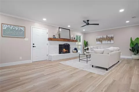Living - 4312 Michael Blvd, Mobile, AL 36609 photo 4 of 4