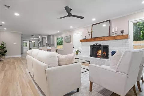 Living - 4312 Michael Blvd, Mobile, AL 36609 photo 1 of 4