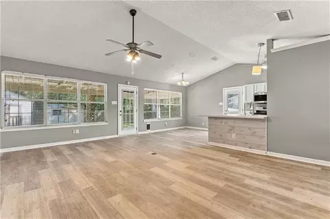 Living - 9420 Copperfield Dr N, Mobile, AL 36608 photo 2 of 8