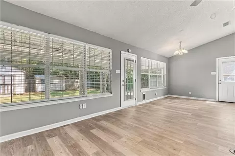 Living - 9420 Copperfield Dr N, Mobile, AL 36608 photo 4 of 8