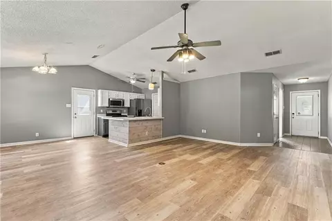 Living - 9420 Copperfield Dr N, Mobile, AL 36608 photo 6 of 8