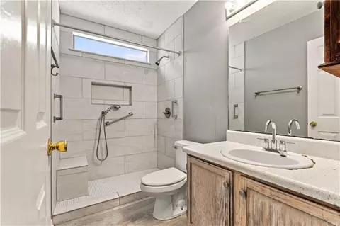 Bath - 9420 Copperfield Dr N, Mobile, AL 36608 photo 3 of 3