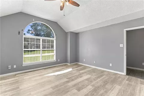 Living - 9420 Copperfield Dr N, Mobile, AL 36608 photo 8 of 8