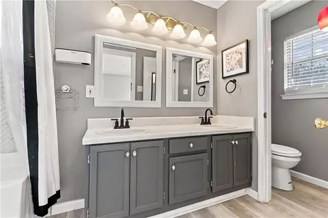 Bath - 9420 Copperfield Dr N, Mobile, AL 36608 photo 2 of 3