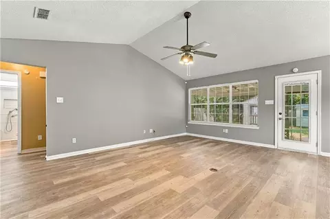Living - 9420 Copperfield Dr N, Mobile, AL 36608 photo 3 of 8