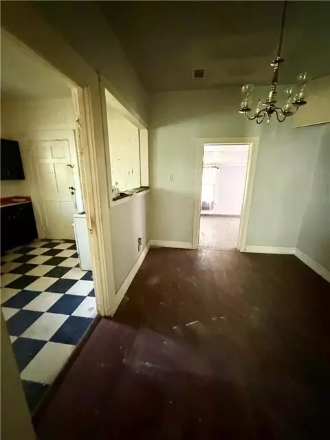 Entry Way - 607 Dexter Ave, Mobile, AL 36604 photo 1 of 2