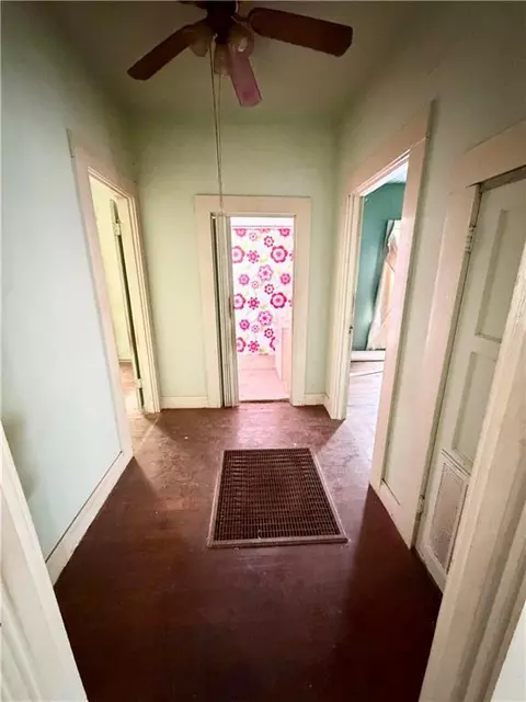 Entry Way - 607 Dexter Ave, Mobile, AL 36604 photo 2 of 2