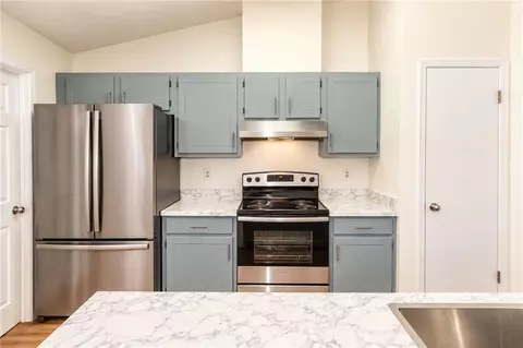Kitchen - 6262 Howells Ferry Rd, Mobile, AL 36618 photo 1 of 2