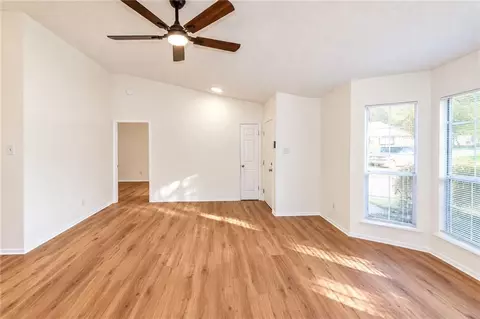 Living - 6262 Howells Ferry Rd, Mobile, AL 36618 photo 4 of 8