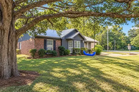 Exterior - 6262 Howells Ferry Rd, Mobile, AL 36618 photo 3 of 6