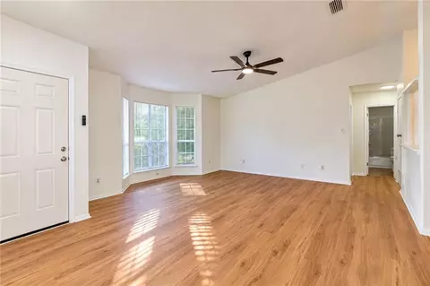 Living - 6262 Howells Ferry Rd, Mobile, AL 36618 photo 6 of 8