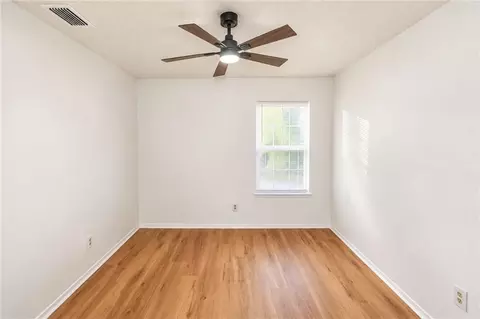 Bedroom - 6262 Howells Ferry Rd, Mobile, AL 36618 photo 4 of 5