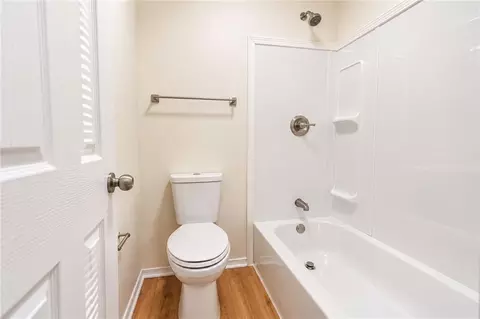 Bath - 6262 Howells Ferry Rd, Mobile, AL 36618 photo 1 of 3
