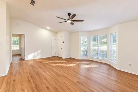 Living - 6262 Howells Ferry Rd, Mobile, AL 36618 photo 5 of 8