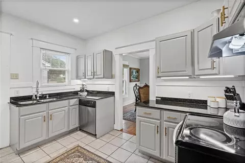 Kitchen - 168 Mohawk St, Mobile, AL 36606 photo 3 of 3